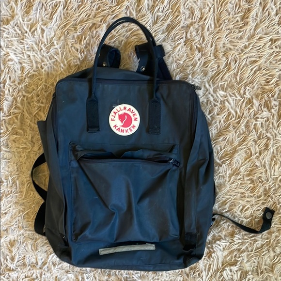 Fjallraven Black Backpack with Iconic Design and Versatile Functionality - Picture 1 of 5